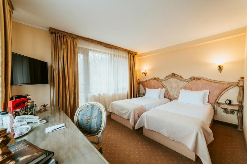 Premium Queen Room with SPA  image 3