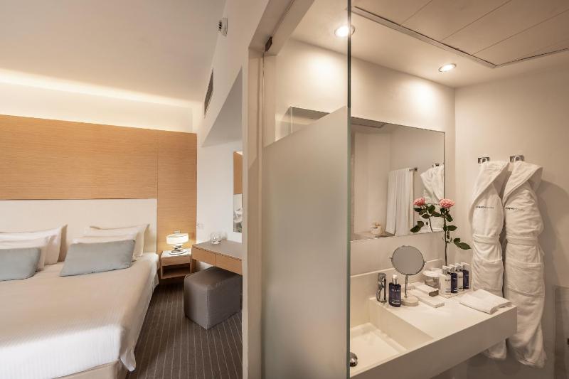 Duplex Suite (2 Adults + 2 Children)  image 4