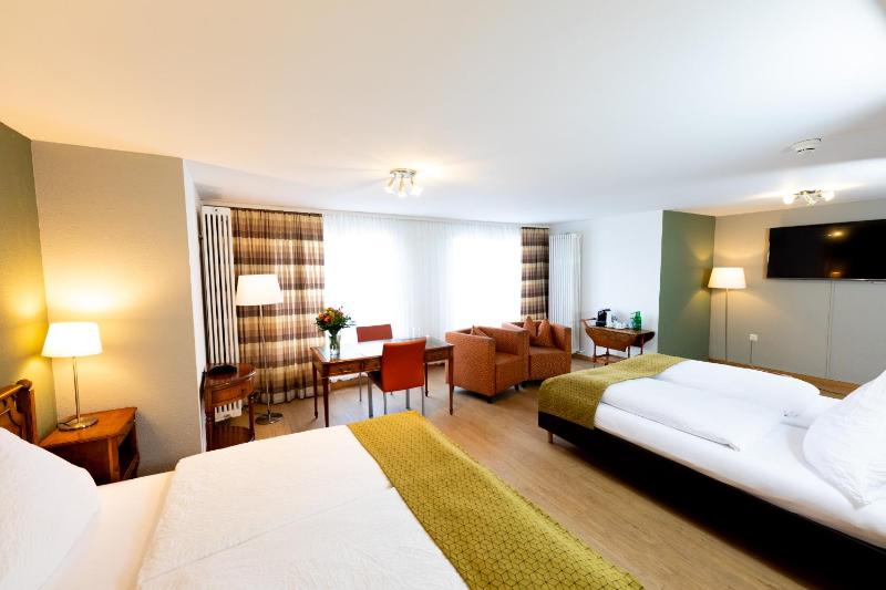 Family Suite with Balcony image 4