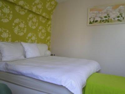 Double Room with Spa Bath image 3