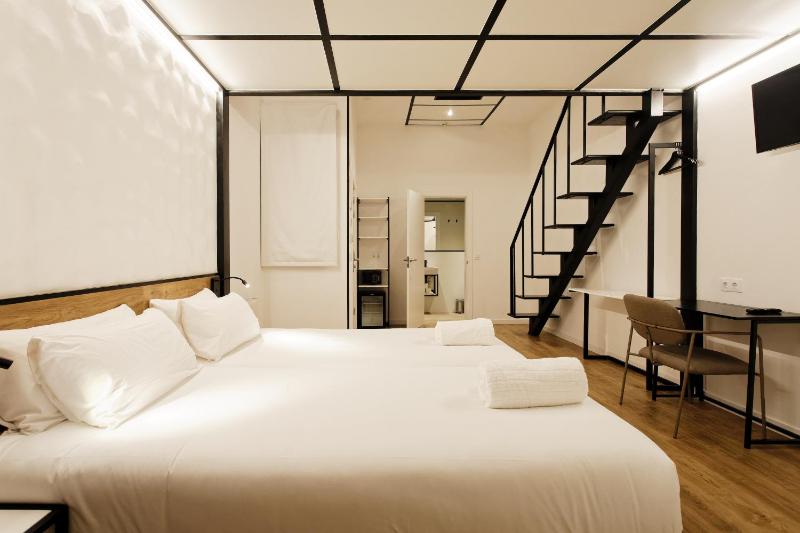 Green House Hotel - image 12