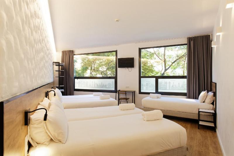 Green House Hotel - image 9