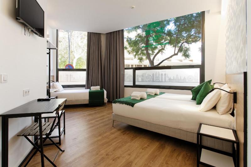 Green House Hotel - image 1