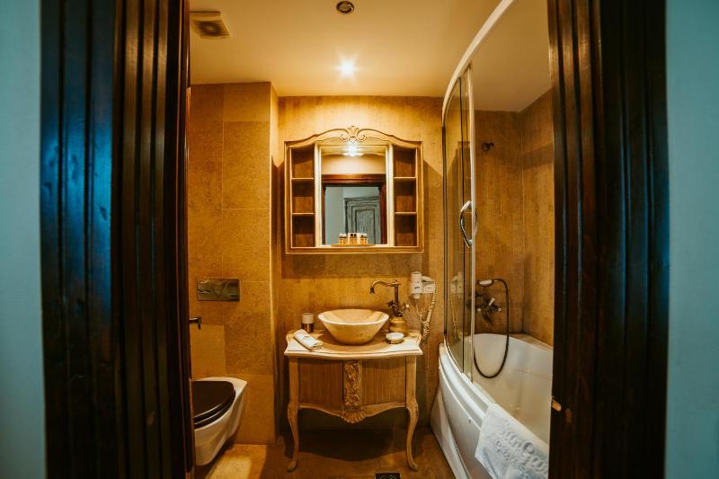 Premium Queen Room with SPA  image 2