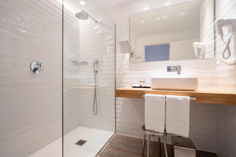 Triple Room image 2