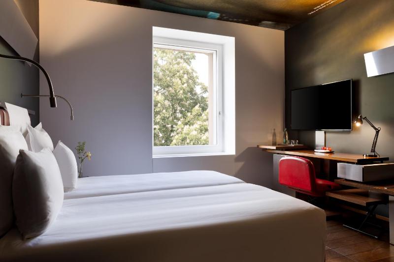 Standard Room with 1 Kingsize-bed, City view image 1