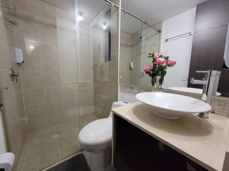 Hermoso Apartamento Nuevo con Piscina y seguridad - image 8