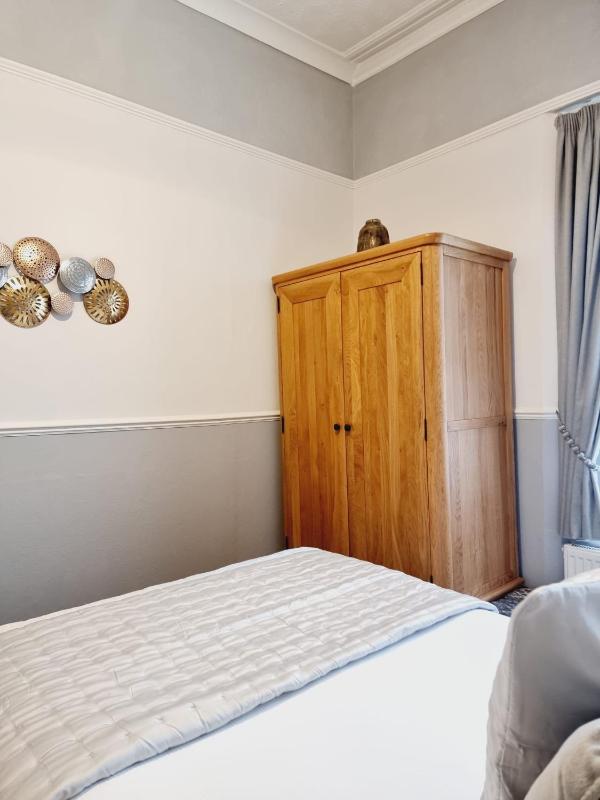 Standard Double Room image 4