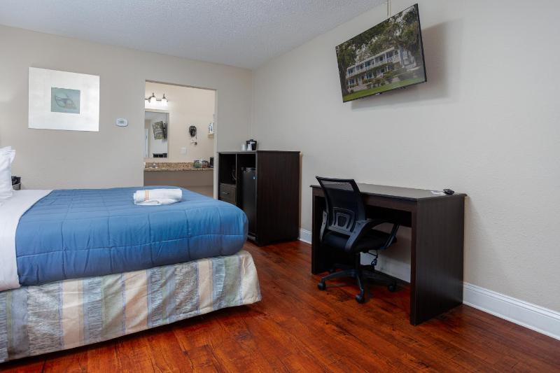 King Room image 4