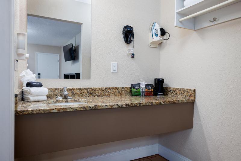 King Room image 4