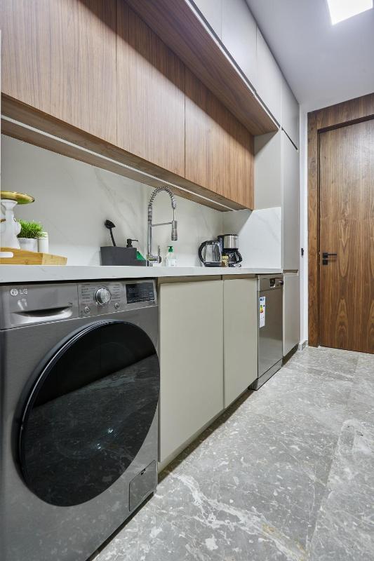 Modern Unit in Casa Finance City With Free Parking - image 3