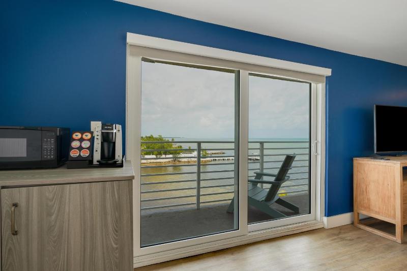 King Room with Ocean View image 4