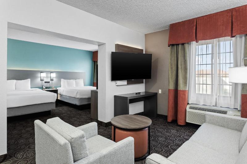 Superior Queen Suite with Living Room and Sofa Bed - Non-Smoking image 1