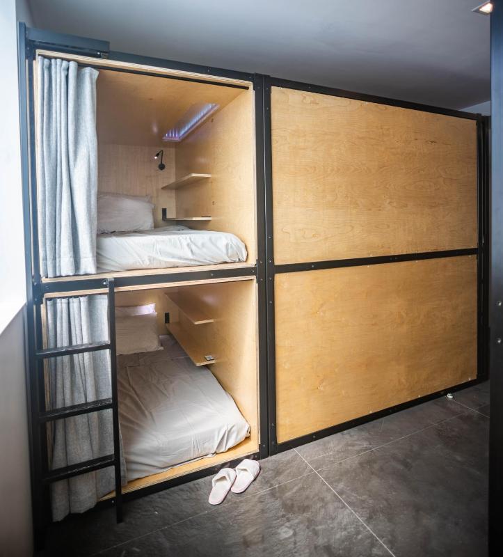 Single Bed in Male Dormitory Room with Shared Bathroom image 3