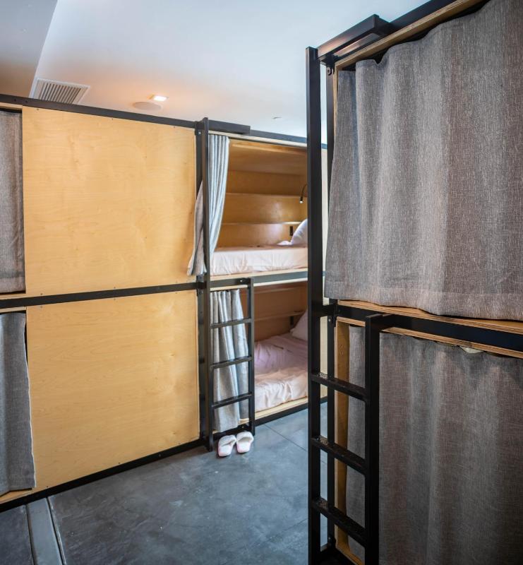 Bed in 8-Bed Dormitory Room image 3