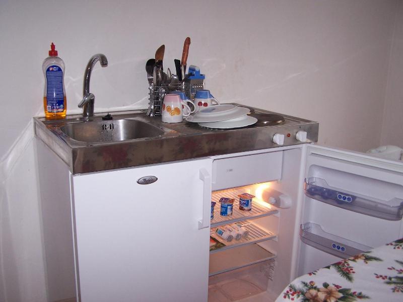 Double or Twin Room with Shared Bathroom image 2
