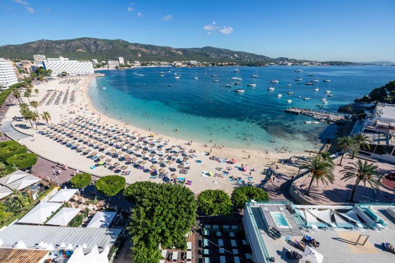 Twin Room with Sea View image 4