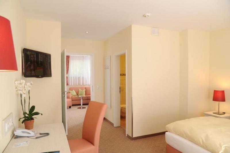 Double Room - Lake Side with Balcony image 3