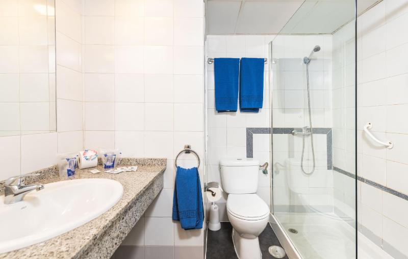 Studio with Balcony and Sea View image 4