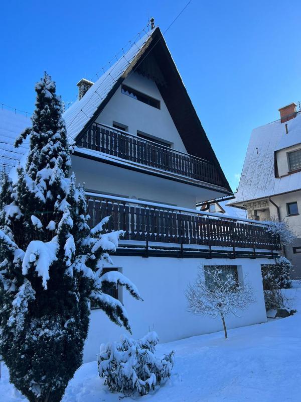 Five-Bedroom House image 3