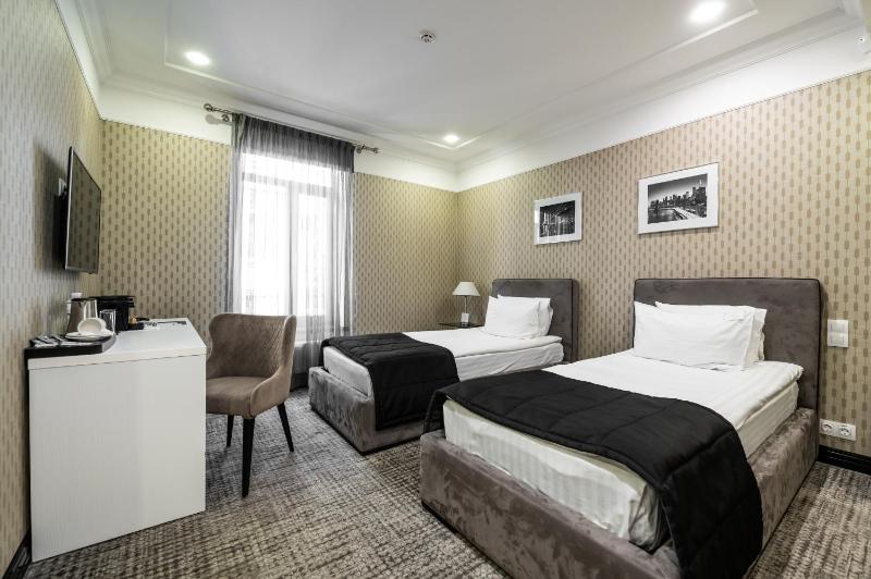 Standard Double or Twin Room image 3
