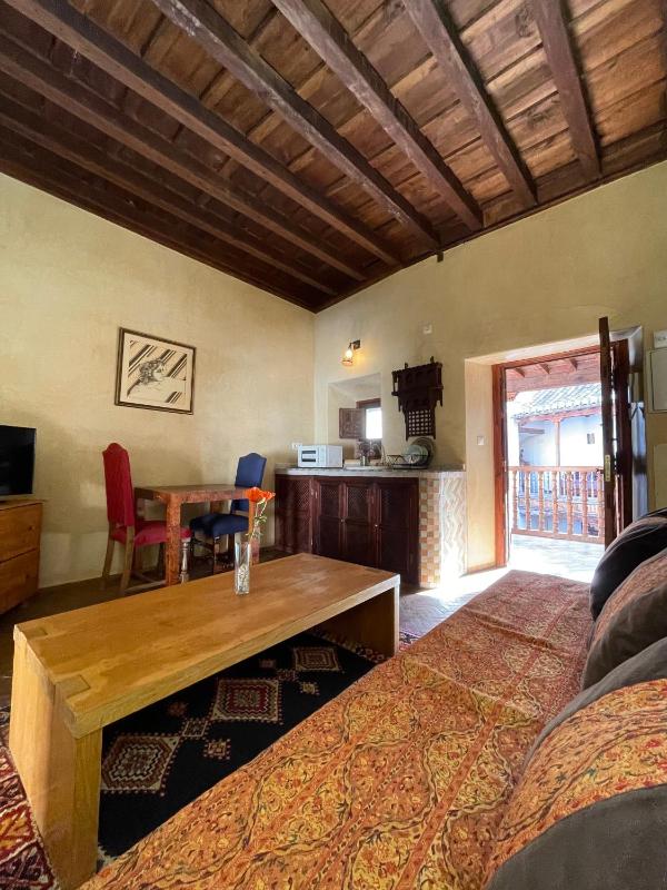 One-Bedroom Apartment image 3