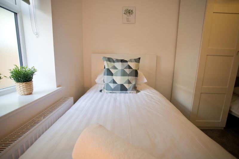 SEA AIR by BOURNECOAST - A Two Bedroom Apartment with Parking - Minutes to the Sandy Beaches - FM10676 - image 13