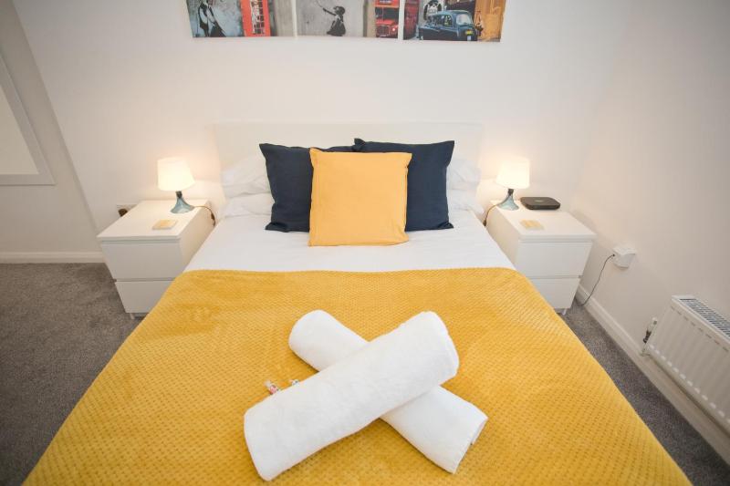 SEA AIR by BOURNECOAST - A Two Bedroom Apartment with Parking - Minutes to the Sandy Beaches - FM10676 - image 43