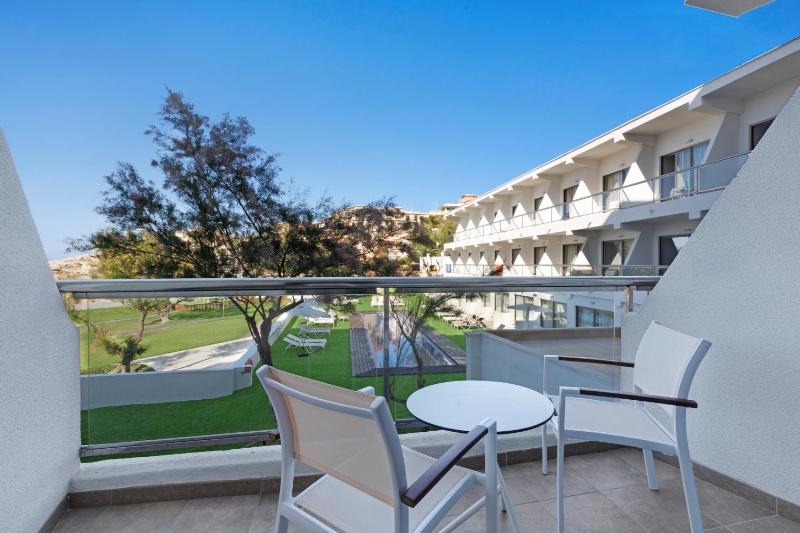 Double or Twin Room image 3