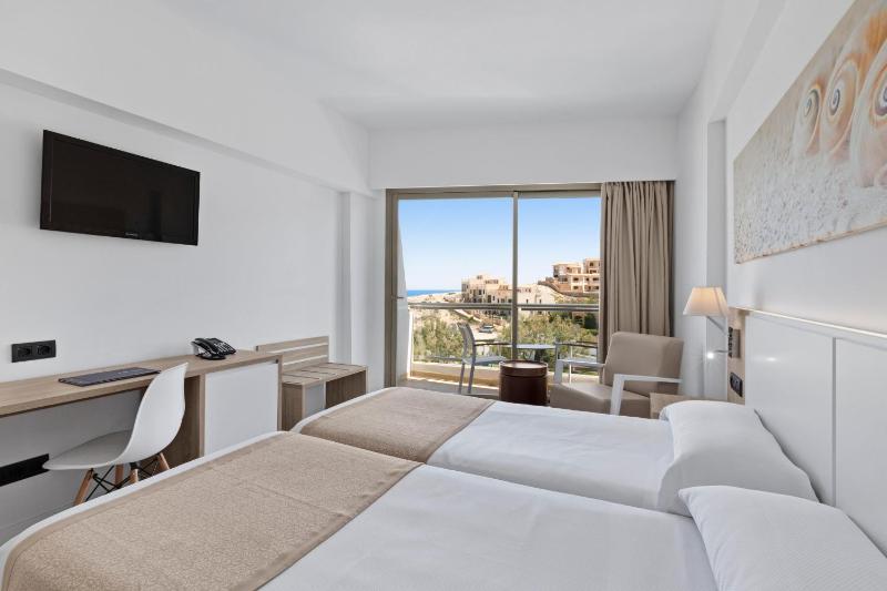 Double or Twin Room with Side Sea View image 3