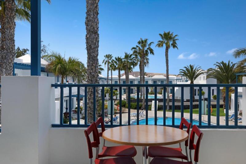 Apartment with Pool View  image 1