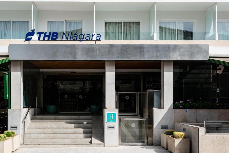 THB Niagara-Adults Only - image 16