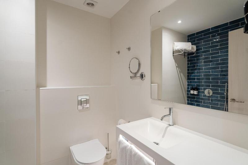 Single Room image 2