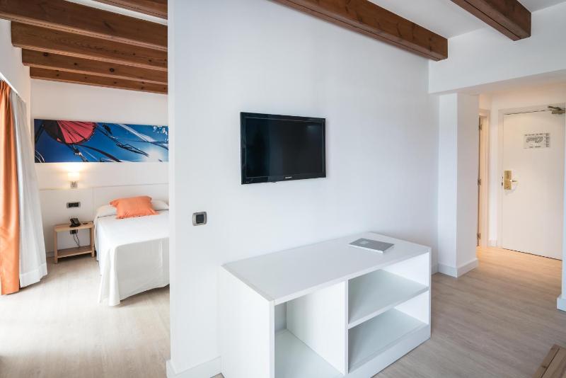 Junior Suite with Sea View image 3