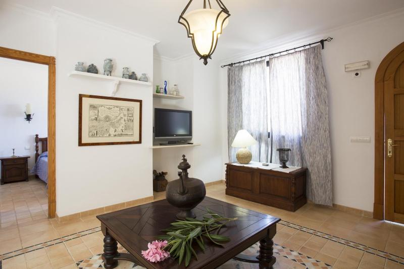 AGUAIT II - VILLA WITH PRIVATE MOUNTAIN PATH-BEACH APPROX 5 MIN WALKING BEACHproperty belong Puerto Pollensa Villas and apartments - image 21