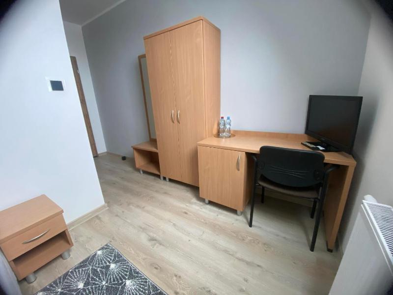 Single Room with Private Bathroom image 1