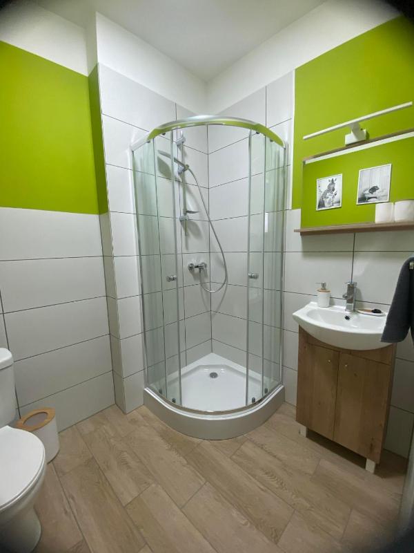 Single Room with Private Bathroom image 2