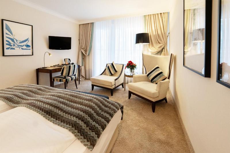 Deluxe Double Room with Balcony or Terrace image 4
