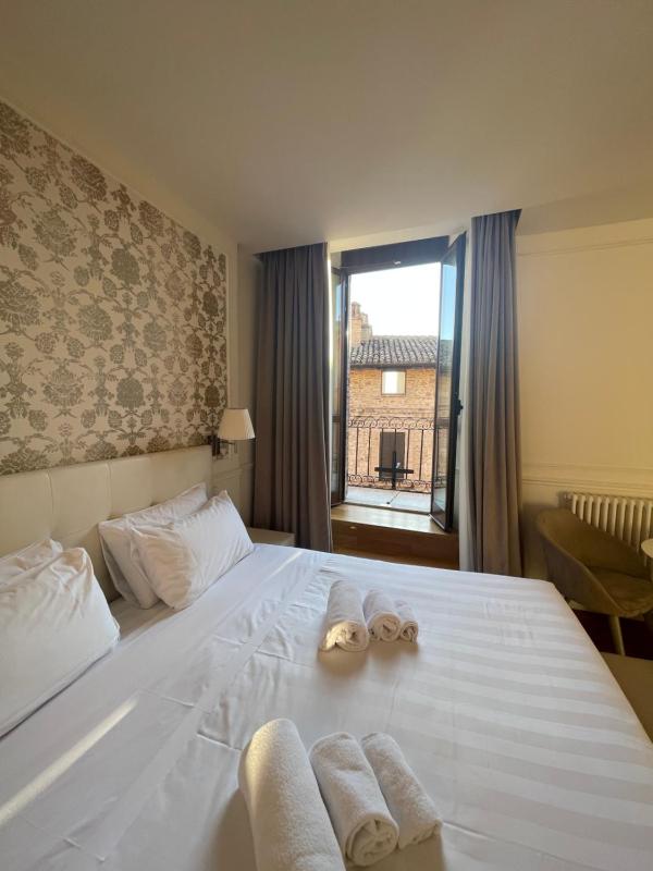 Deluxe Junior Suite image 4