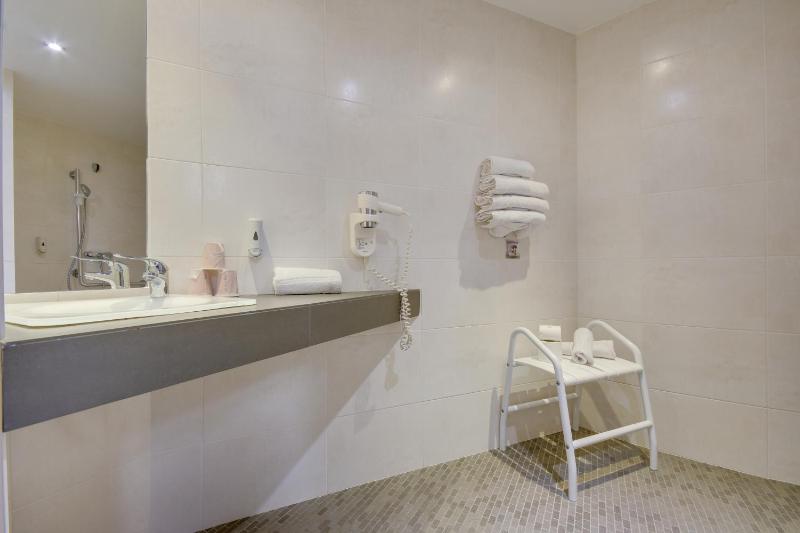 Double Room - Disability Access image 3