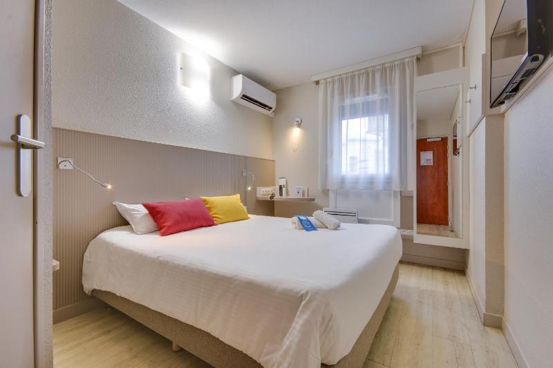 Double Room image 4