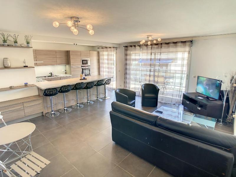 3 Bedrooms 3 bathrooms central Cannes Lecerf 411 - image 1