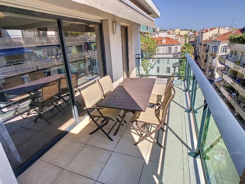 Apartment with Balcony image 2