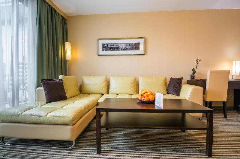 Two-Bedroom Apartment with Two King Beds - Non-Smoking image 2