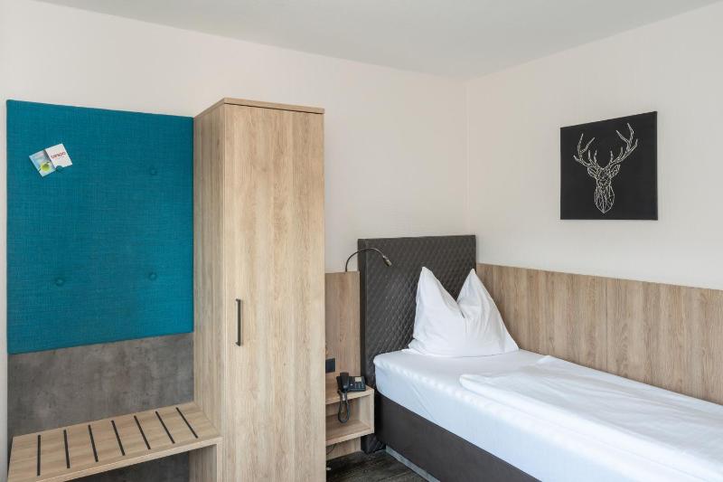 Single Room image 4