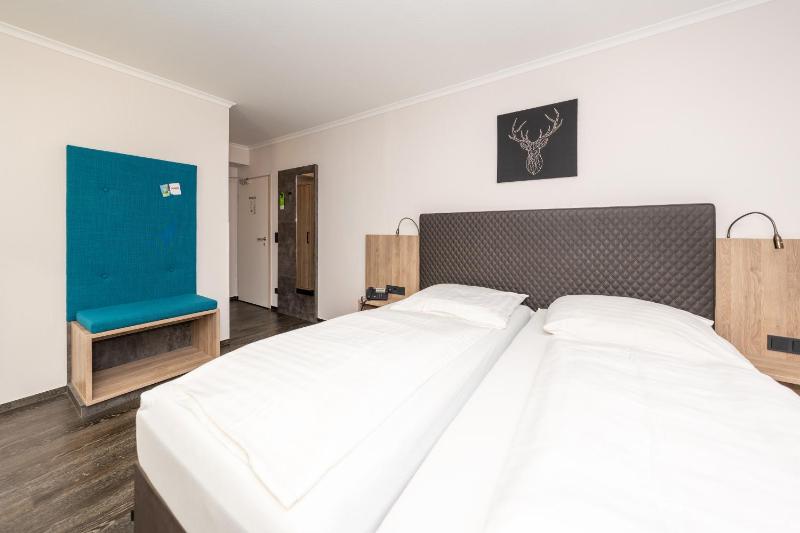 Double Room image 1