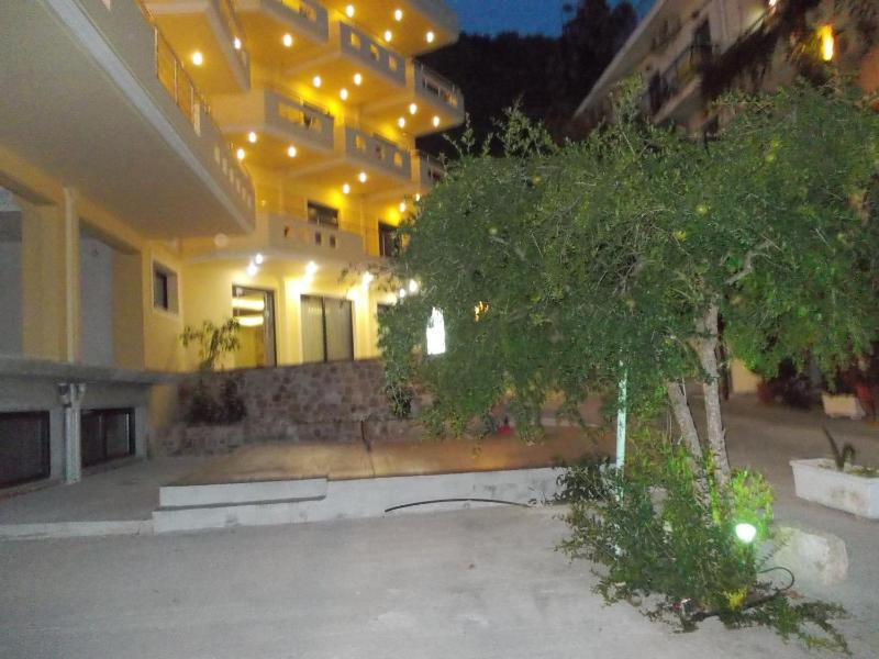 One-Bedroom Apartment image 1