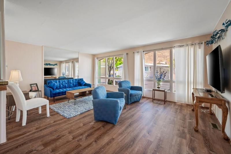 Palm Spring Mid-Century Home! - image 30