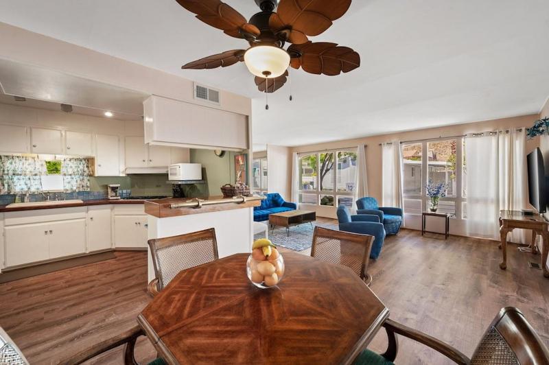Palm Spring Mid-Century Home! - image 7