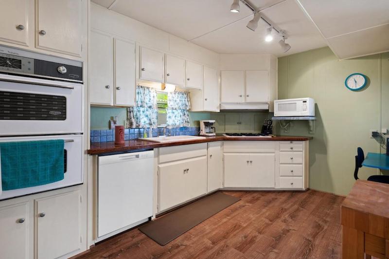 Palm Spring Mid-Century Home! - image 15
